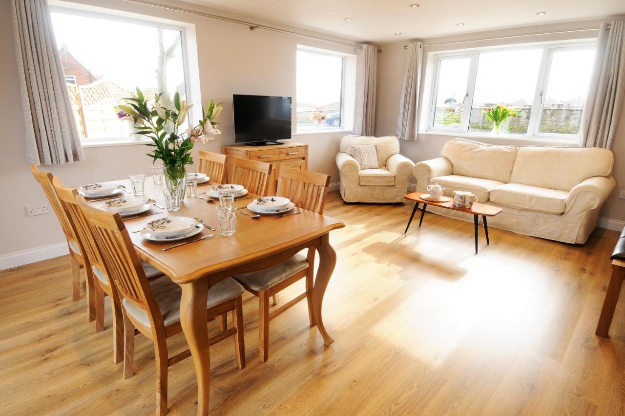 Spacious Rugby Field With Off-street Parking And Ev Fast Point For Electric Cars Whitby